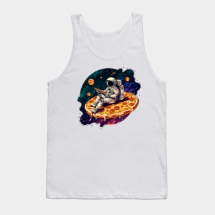 Astronaut in space eating pizza Tank Top